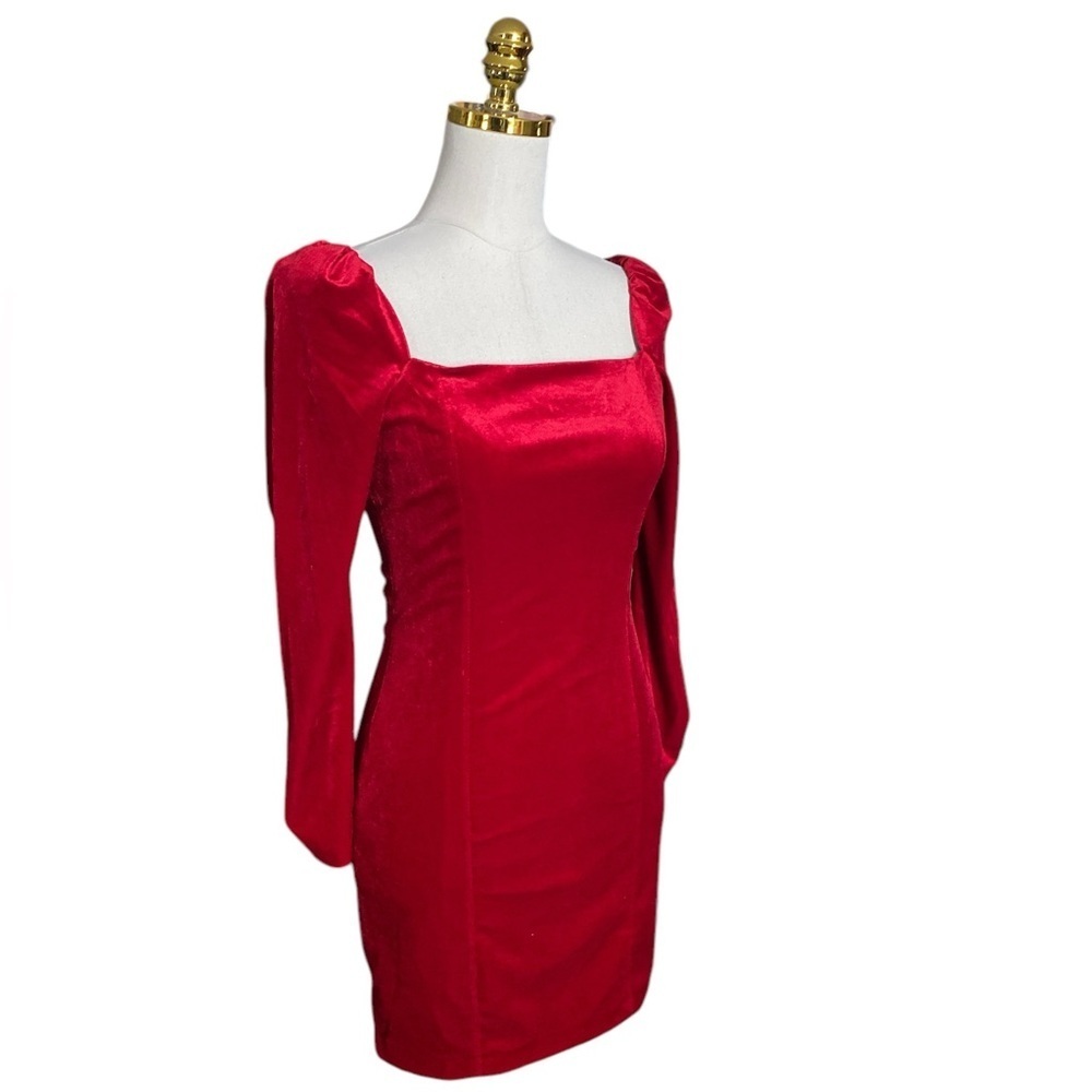 1.STATE Women’s Princess Seamed Red Velvet Mini Cocktail Dress Size Small - Picture 3 of 7